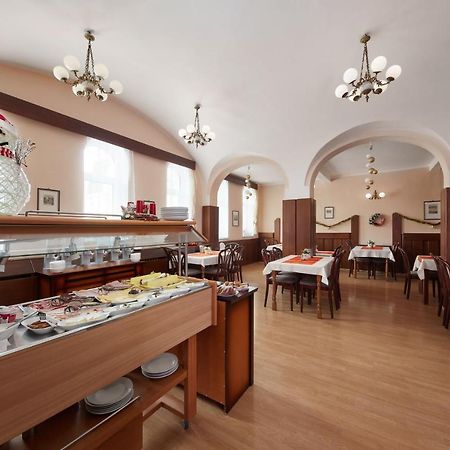 Hotel Roosevelt Litomerice Exterior photo