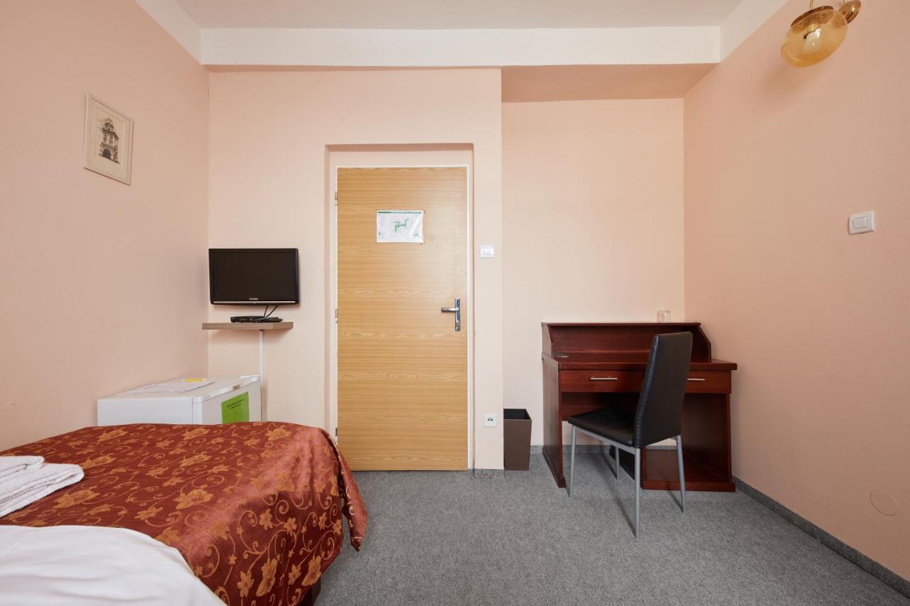 Hotel Roosevelt Litomerice Exterior photo