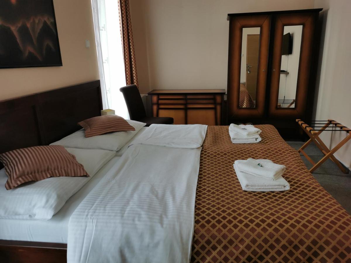 Hotel Roosevelt Litomerice Exterior photo