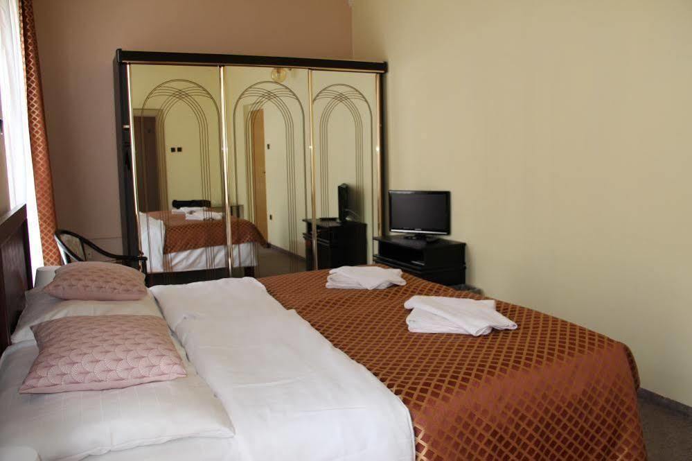 Hotel Roosevelt Litomerice Exterior photo